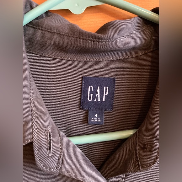 Beautiful GAP grey jumpsuit • size 4 • NWOT • never worn! EUC • tencel blend - Picture 2 of 7